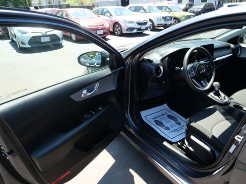 Used 2023 Kia Forte LXS FWD image 16