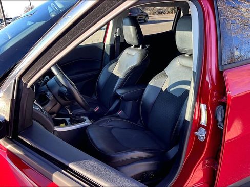 Used 2018 Jeep Compass Latitude w/ Popular Equipment Group image 34