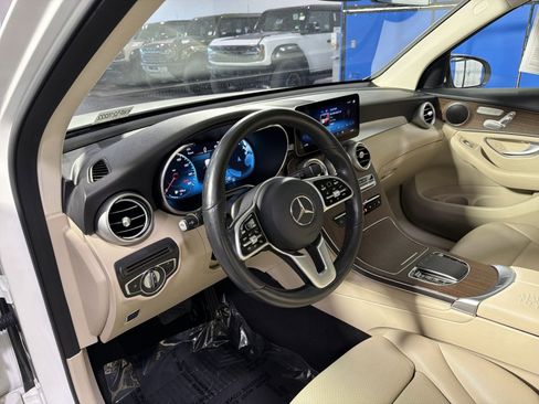 Used 2021 Mercedes-Benz GLC 300 4MATIC image 21