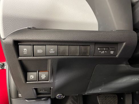 New 2026 Toyota Sienna XLE image 29