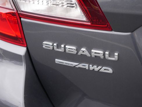 Used 2019 Subaru Outback 3.6R Limited AWD/4WD image 5