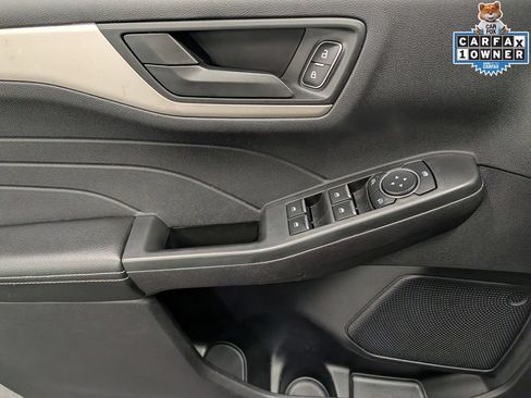 Used 2022 Ford Escape SE w/ SE Sport Appearance Package AWD/4WD image 10