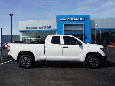 Used 2018 Toyota Tundra SR RWD image 1