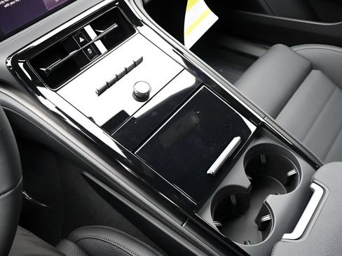 Certified 2026 Porsche Panamera 4 AWD/4WD image 25