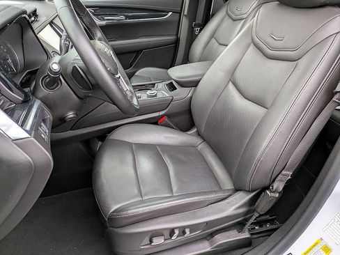 Certified 2025 Cadillac XT5 Premium Luxury image 15