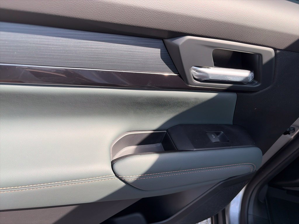New 2027 GMC Terrain AT4 w/ LPO, Black Badging Package AWD/4WD image 12