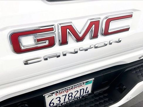 Used 2024 GMC Canyon AT4 w/ AT4 Premium Package AWD/4WD image 31