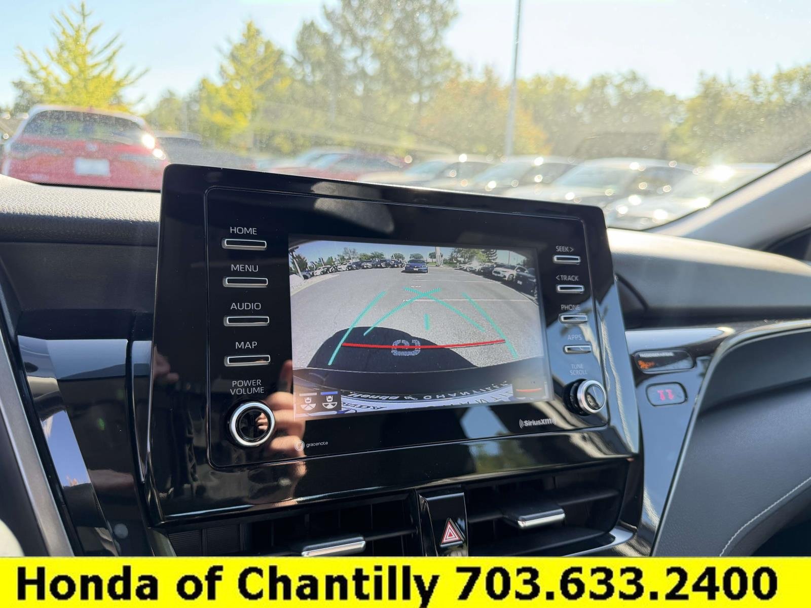 Used 2022 Toyota Camry SE AWD/4WD image 11