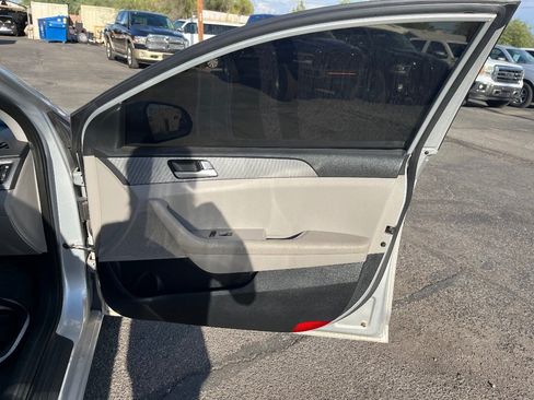 Used 2016 Hyundai Sonata SE FWD image 18