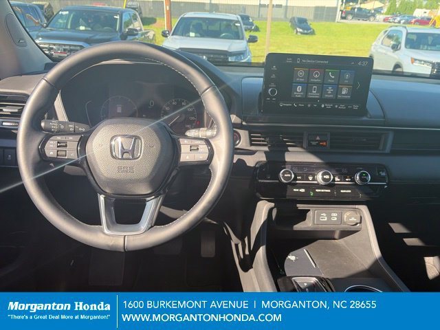 Used 2025 Honda Pilot Touring image 16