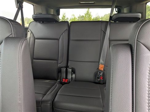 Used 2024 GMC Yukon XL Denali image 16