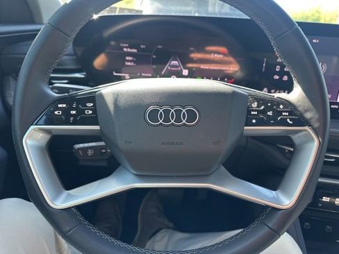 Used 2025 Audi Q5 Premium w/ Premium Plus AWD/4WD image 12