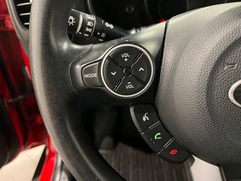 Used 2017 Kia Soul + FWD image 26