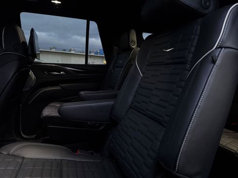 Certified 2024 Cadillac Escalade Sport Platinum w/ LPO, ONYX Package image 29