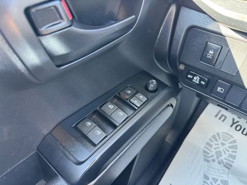 Used 2023 Toyota Tacoma SR image 22