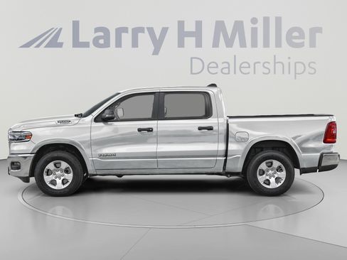 New 2026 RAM 1500 Big Horn AWD/4WD image 6