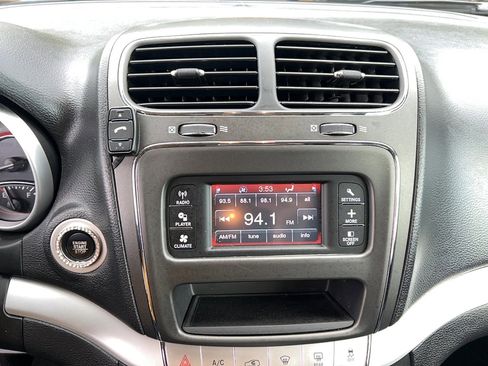 Used 2020 Dodge Journey SE image 18