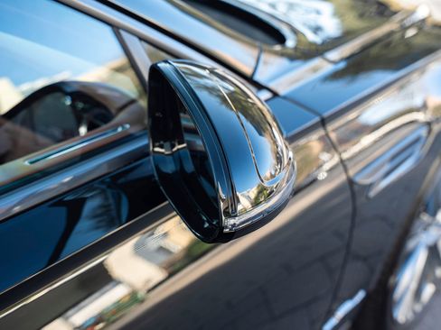 Used 2025 Bentley Flying Spur Plug-In Hybrid AWD/4WD image 13