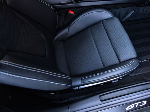 Certified 2026 Porsche 911 GT3 RWD image 32
