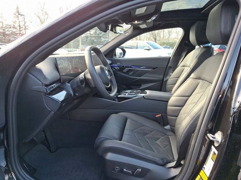 Used 2024 BMW i5 eDrive40i w/ Premium Package image 13