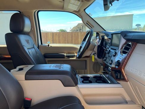 Used 2015 Ford F250 King Ranch w/ King Ranch w/Chrome Package image 42