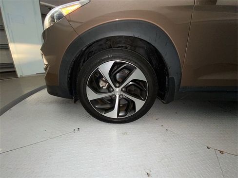 Used 2016 Hyundai Tucson Sport image 10