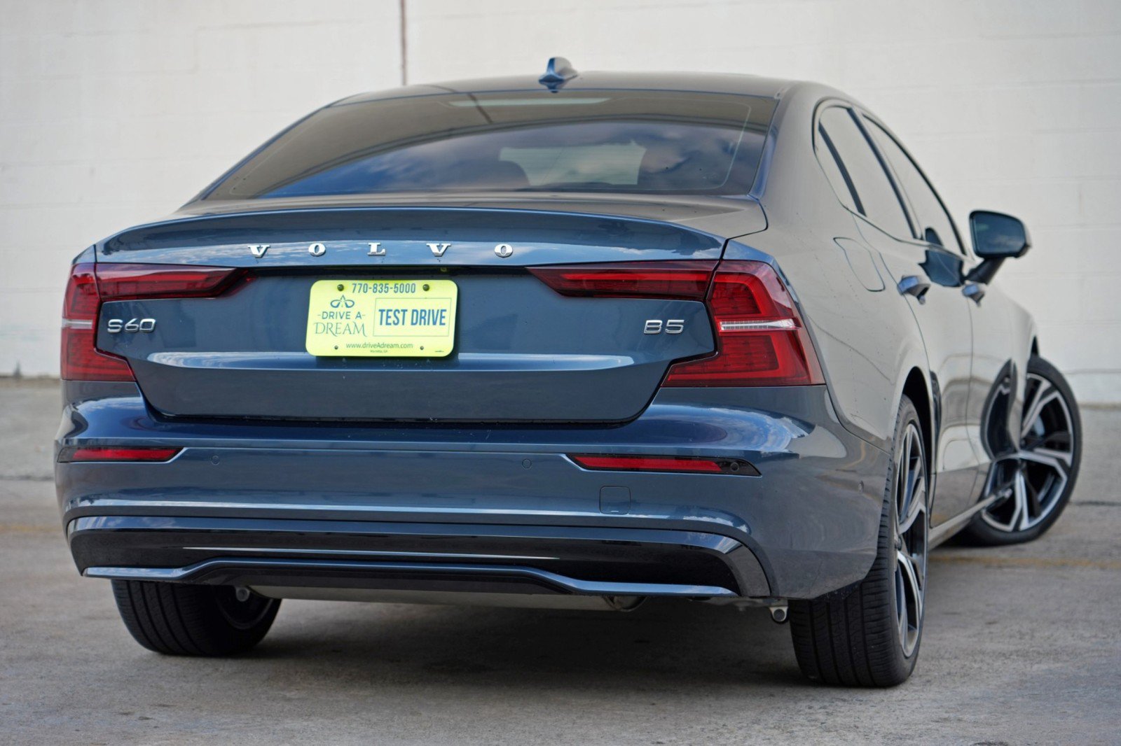 Used 2025 Volvo S60 B5 Plus w/ Climate Package FWD image 5