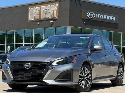 Used 2023 Nissan Altima 2.5 SV