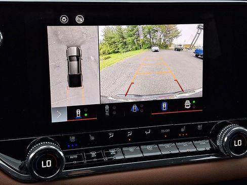 Certified 2024 GMC Canyon AT4 w/ AT4 Premium Package AWD/4WD image 19