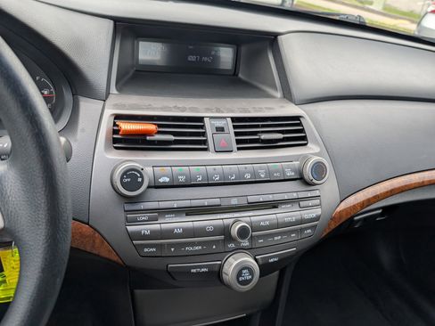Used 2011 Honda Accord EX image 17