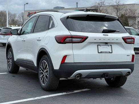 New 2026 Ford Escape SE w/ Class II Trailer Tow Package image 9
