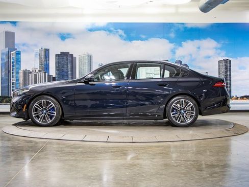 Used 2026 BMW 550e xDrive w/ Premium Package image 6