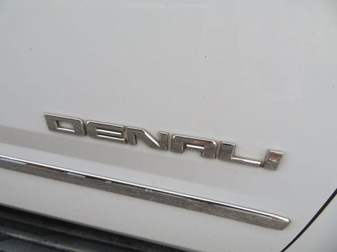 Used 2018 GMC Yukon Denali w/ Open Road Package AWD/4WD image 13
