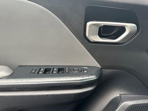 Used 2025 Kia K4 LXS image 8