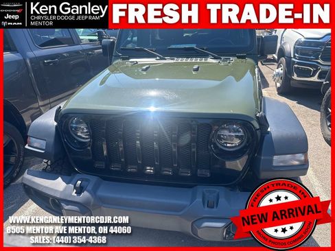 Used 2020 Jeep Wrangler Unlimited Sport AWD/4WD image 2