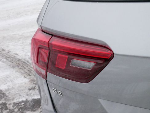 Certified 2023 Volkswagen Tiguan SE R-Line image 17