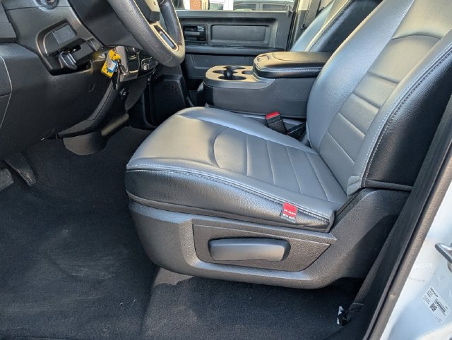 Used 2022 RAM 1500 Tradesman w/ Chrome Appearance Group RWD image 13