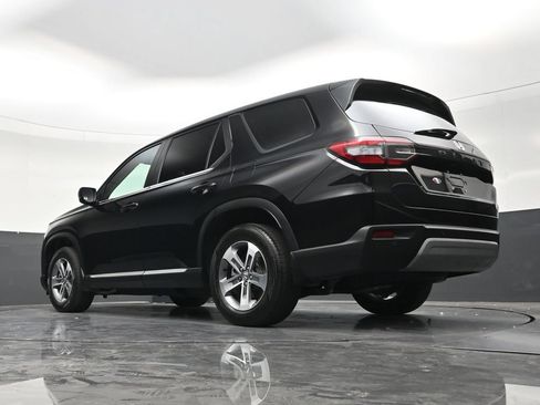 Used 2025 Honda Pilot EX-L image 22