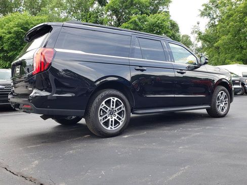 Used 2025 Ford Expedition Max Active AWD/4WD image 5