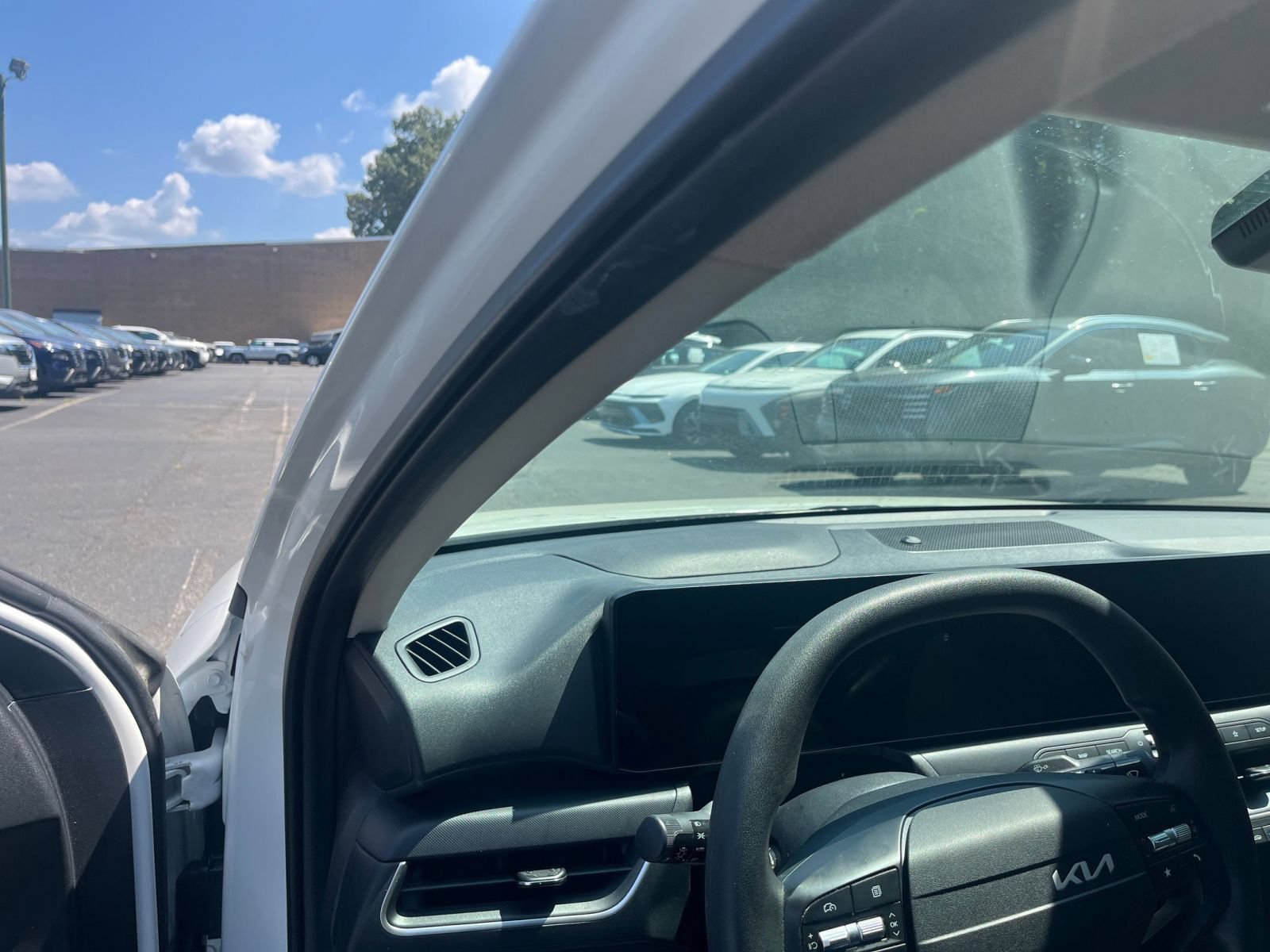 Used 2025 Kia K4 FWD image 35