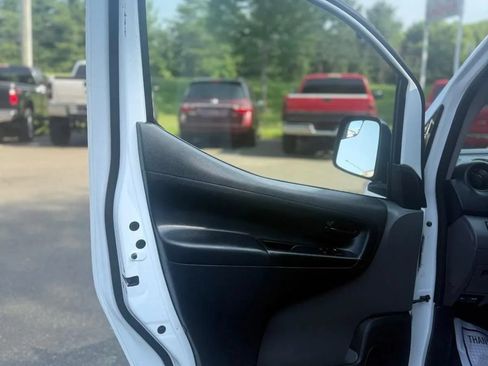 Used 2017 Nissan NV200 S FWD image 8