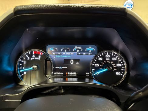Used 2019 Ford F250 Lariat w/ Lariat Ultimate Package AWD/4WD image 22