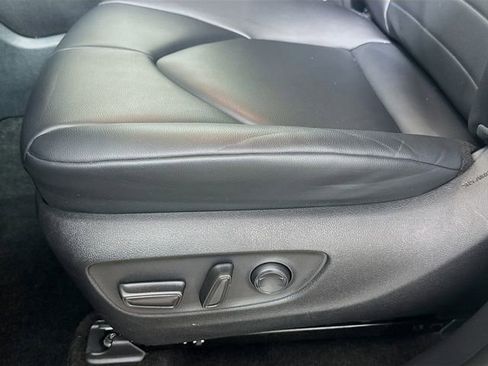 Certified 2024 Toyota Highlander XLE AWD/4WD image 16