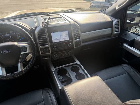 Used 2017 Ford F250 Lariat w/ FX4 Off-Road Package AWD/4WD image 19