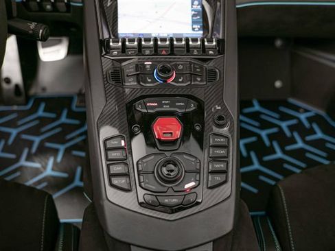 Used 2020 Lamborghini Aventador SVJ AWD/4WD image 23