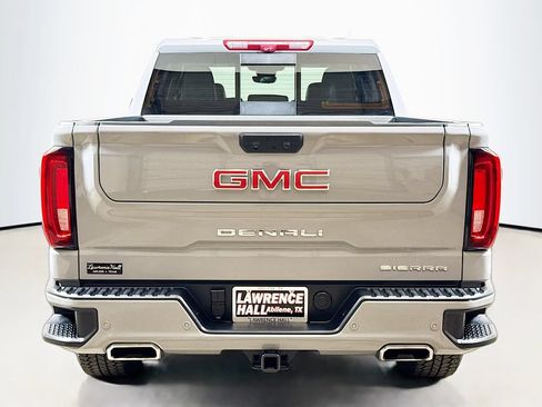 Certified 2025 GMC Sierra 1500 Denali w/ Technology Package AWD/4WD image 5