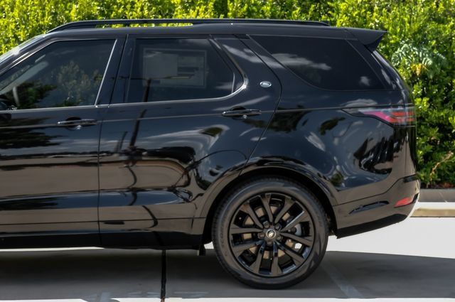 New 2026 Land Rover Discovery Limited Edition AWD/4WD image 18