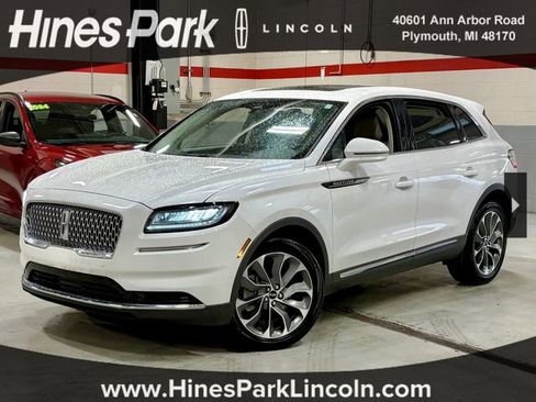 Used 2023 Lincoln Nautilus Reserve image 1