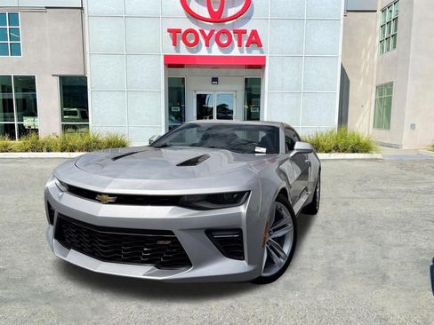 Used 2016 Chevrolet Camaro SS RWD image 4