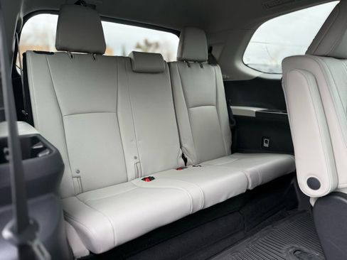 Certified 2025 Toyota Grand Highlander AWD image 21